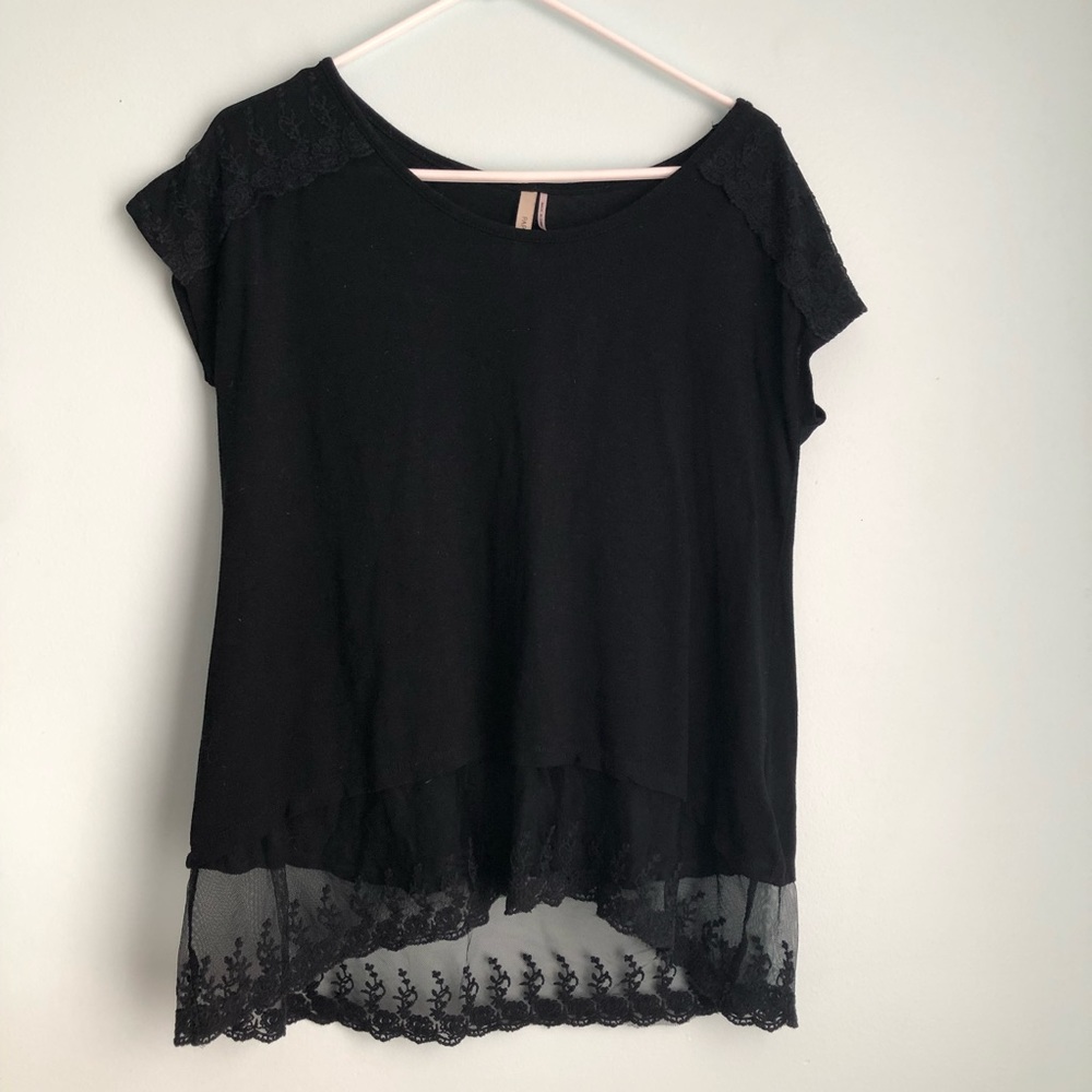 PAPER CRANE Black Lace Top